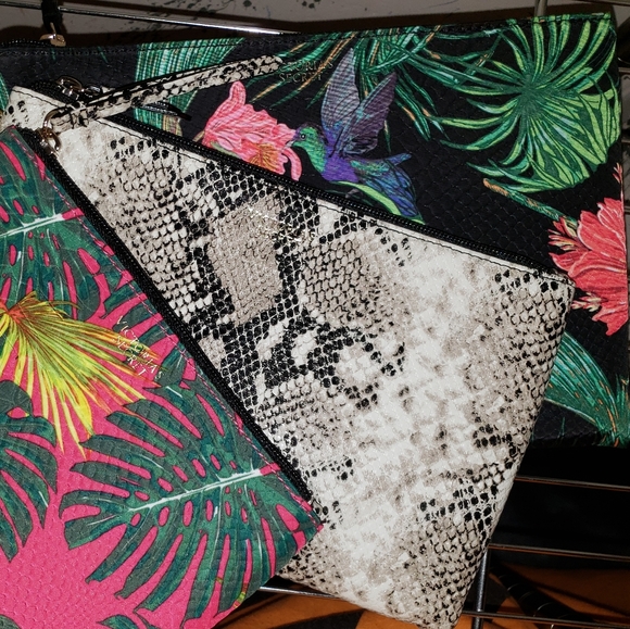 Victoria's Secret Hot Tropic Backstage Pouch Trio - Picture 4 of 4